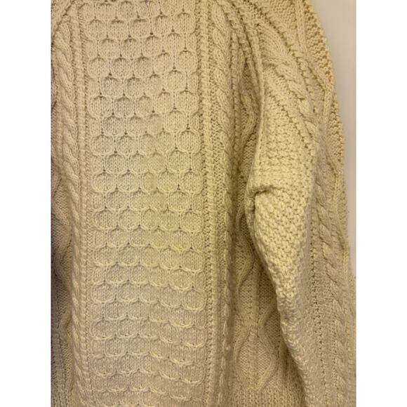 Lands End Vintage Cream Cableknit Sweater Medium 100% Wool - Picture 6 of 7